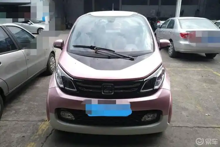 众泰e200在我眼中就是微型车的代表我是给家里的长辈买的图个平时出门