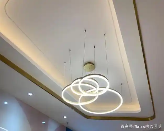 通过光的反射原理,间接照亮天花板,展现出各种各样的天花灯光效果