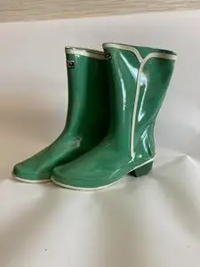 80年代生产的上海步云牌胶鞋雨靴,37码,3839脚可穿,没