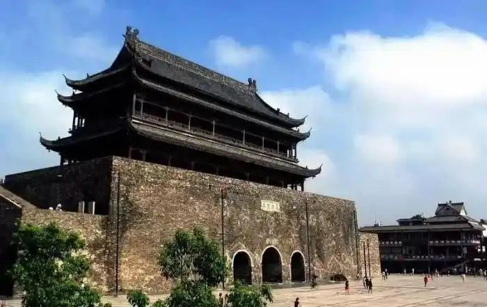 凤阳县鼓楼,凤阳鼓楼规模壮丽的凤阳鼓楼上榜最美古建筑