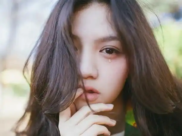 女朋友哭了我该怎么安慰(女朋友哭了我该怎么办)(1)