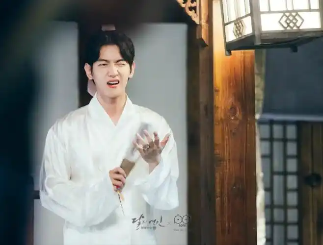 步步惊心丽 月之恋人 exo baekhyun 边伯贤 王银 十皇子