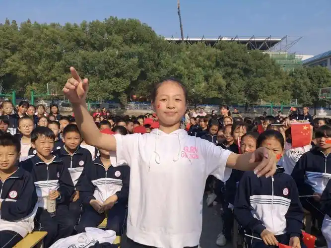 武冈二中初一《红歌》大赛摄影图片集