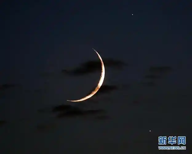 ( 2  /3) 10秒   双星会"娥眉" 2017-07-26 08:57   这是7月25日