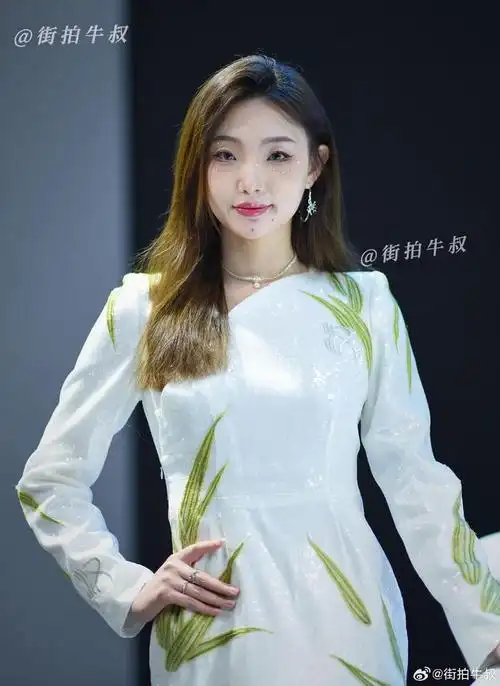长相大气的美女