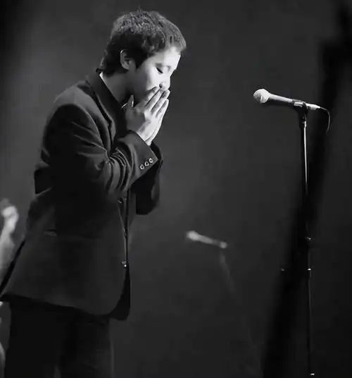 回顾王菲前夫窦唯两婚两离受伤的是女儿两份嫁妆是深沉的父爱