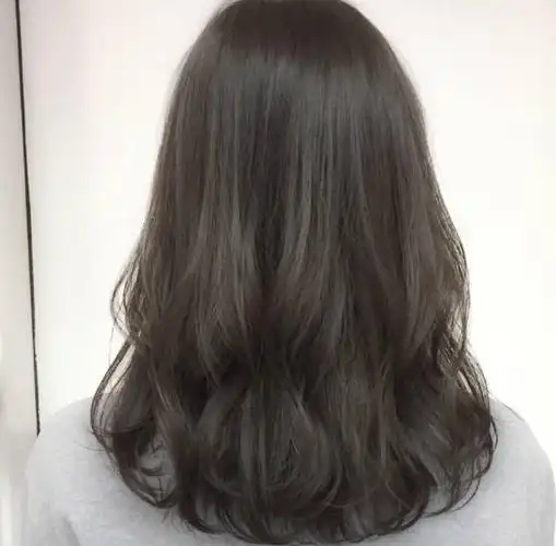 齐肩短发卷发发型