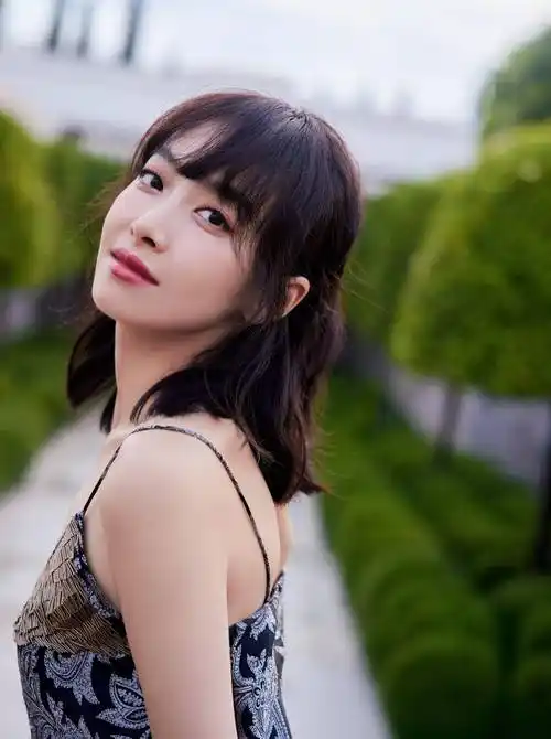 宋茜印花吊带裤_造型_感觉_黄金时代