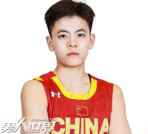 杨舒予和杨鸣有血缘关系吗杨舒予为什么叫人间扳手