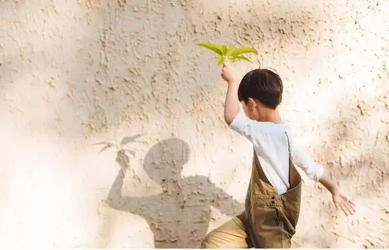 很多男孩的大脑天生不能很好地适应那些强调阅读,写作,复杂的组词造句