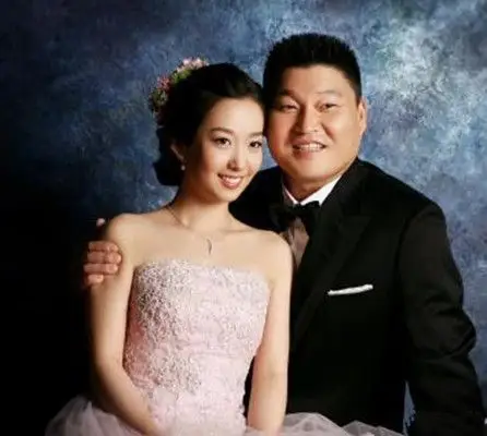 【图】姜虎东老婆李孝珍 刘在石为婚礼主持_日韩星闻_明星-超级明星