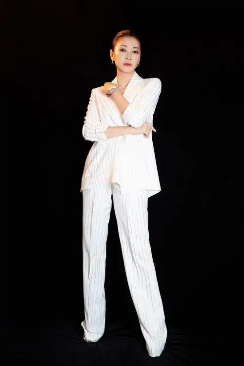 梁静管虎和我一个飘在天上一个落在地上丨专访