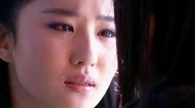 哭相各异女演员 baby滴眼药水周冬雨哭得丑