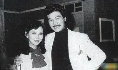 赵雅芝和黄锦燊早年结婚照