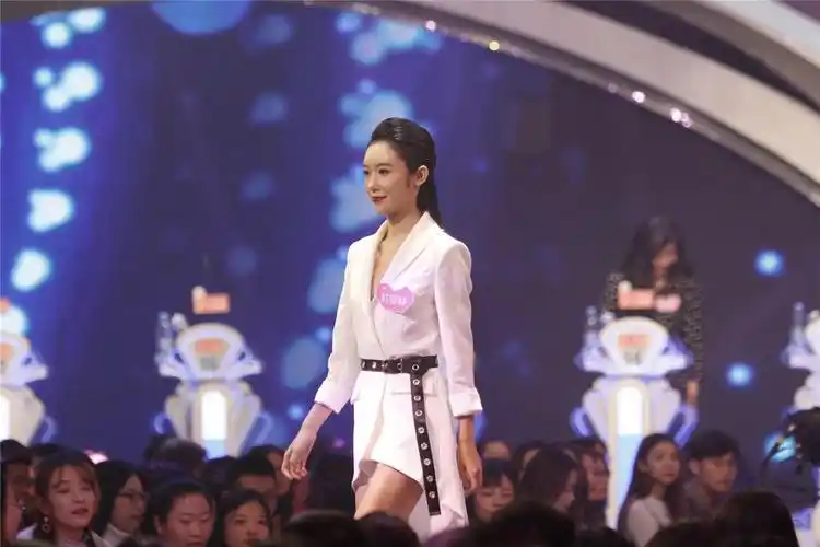 《非诚勿扰》孟爷爷治愈失恋有妙招 "把前女友当亲人"引热议