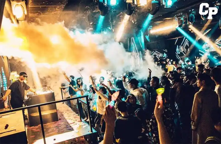 越夜越美丽工体夜店热舞狂欢主题聚会