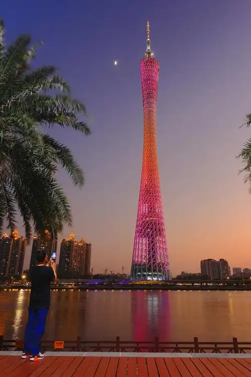 色彩斑斓------广州塔