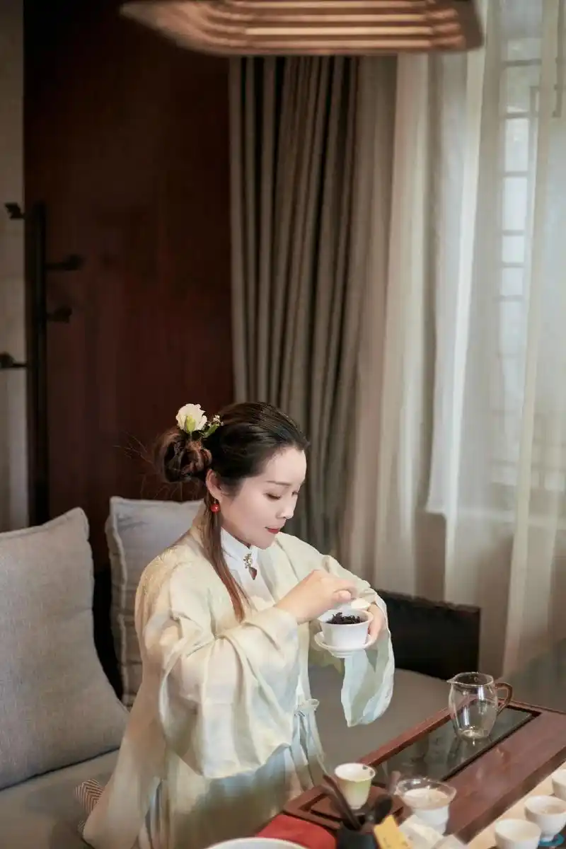 这个茶艺师有点肉肉9090#爱喝茶的关注我 #茶艺培训 #茶 - 抖音