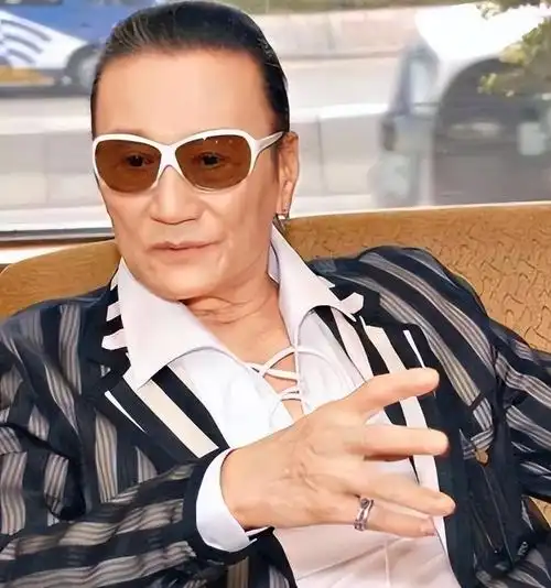 回顾谢贤:一生爱过5个女人,个个貌美如花,如今一人已去世