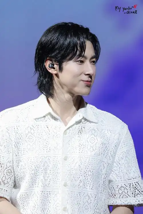 郑允浩伦敦写真集