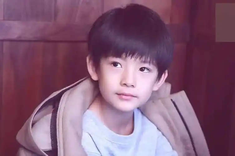 董洁儿子近照曝光颜值长残被嘲不如爸妈好看的星二代还有很多