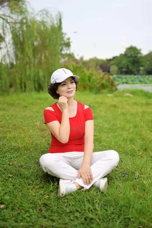 生活处处皆乐趣,在平淡生活中体会乐趣,从容享受生活.