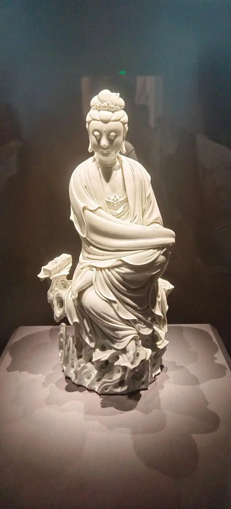 "何朝宗印"款观音,明代.#国家博物馆 - 抖音