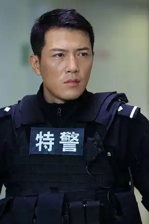 张进苦恋御姐 被小女生倒追表示"头很大"