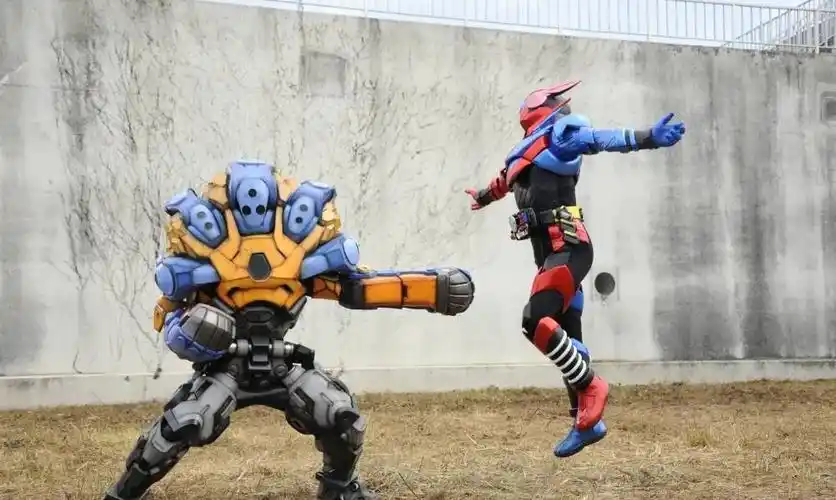 汇总假面骑士build中猛击者产生的满装瓶罐,你知道几个?__财经头条