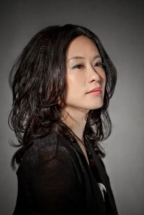 p>邬君梅,1966年2月5日出生于中国上海,华语影视女演员,制片人.