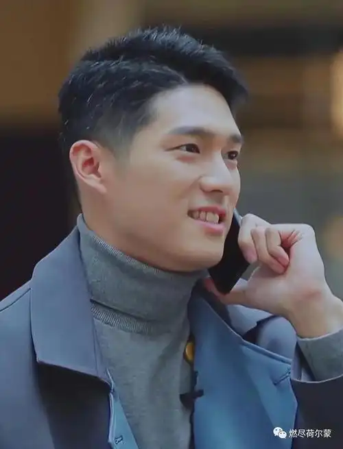 撇开富二代和名校背景,吴永恩的外在条件并不算特别