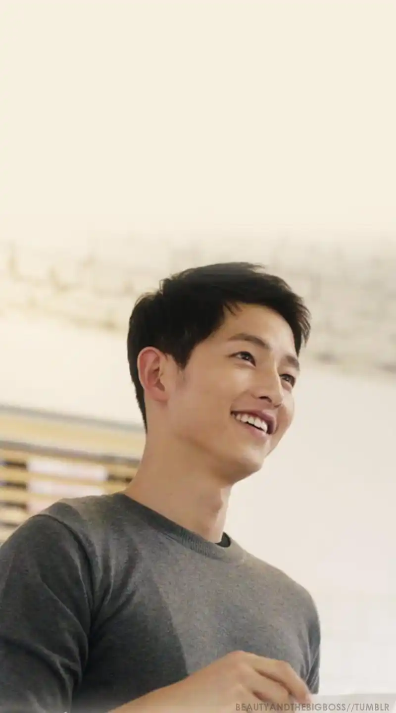 求宋仲基帅气图片