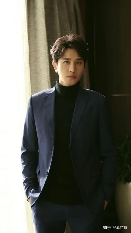 有没有彭冠英的高清手机壁纸,求分享? - 知乎