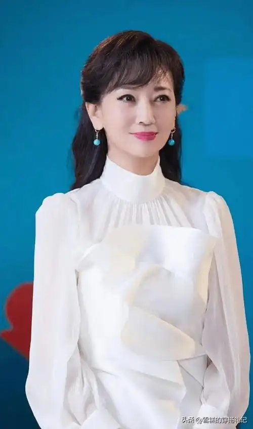 时尚无关年龄!68岁赵雅芝的"减龄秘诀",每一点都值得你参考_女性_阶段