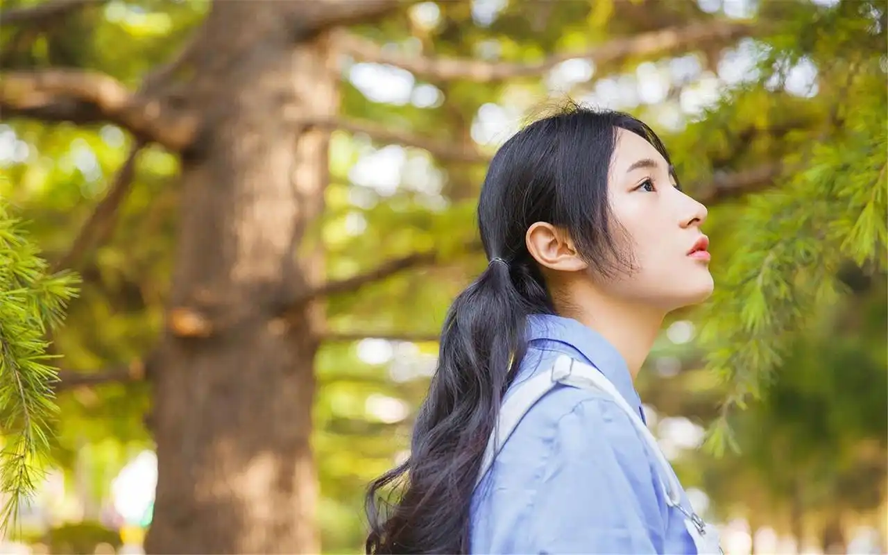 小清新唯美可爱美女桌面壁纸