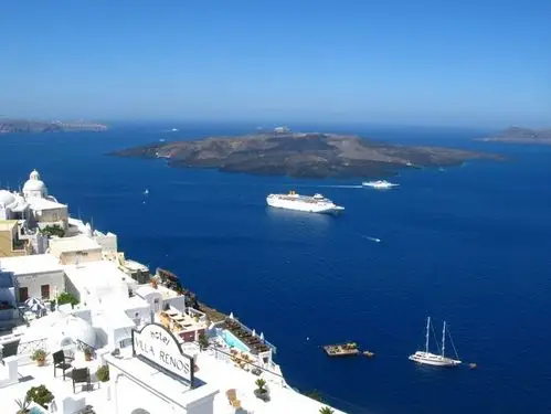 爱琴海是地中海(mediterranean sea)东部的一个大海湾,位于地中海东北