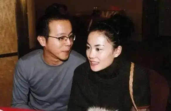 50岁单身,韩红生命中的三个秘密男人,两个与王菲有关 - 韩红慈善现场