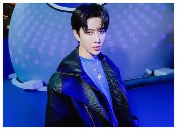 原创泰星mike传与人气女星becky拍拖扯上billkin和pp