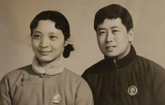 的时候,"玛格丽特,阿尔芒"的扮演者因戏生了情愫,年轻漂亮的严敏求