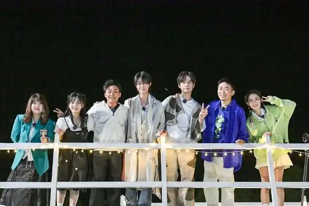 《青春环游记》是很不错的青春综艺,最早有贾玲在的时候一直在追,后来