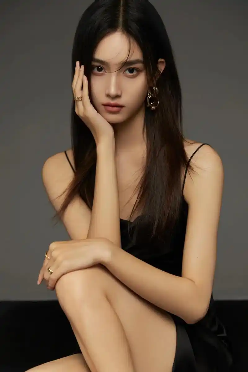 只推给好看的小姐姐～#写真#写真风格 #人像摄影  - 抖音