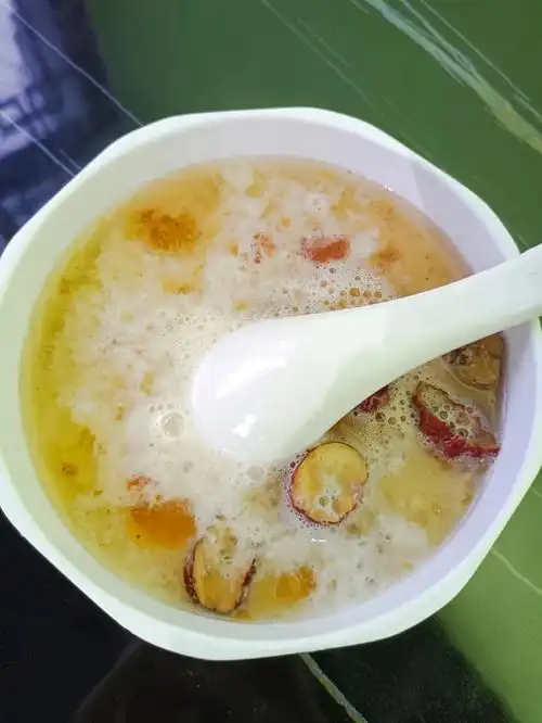 建议姐妹把奶茶换成桃胶雪燕吧香甜软糯搭配椰奶简直不要太好吃.