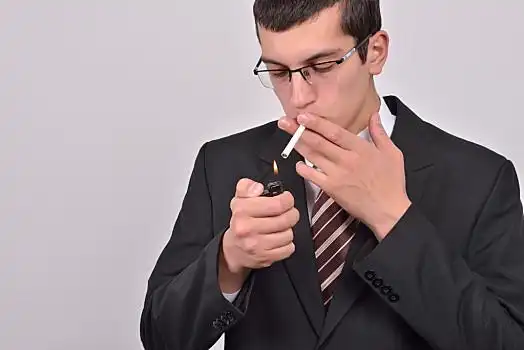 男青年,衣服,男式礼服,点烟,棚拍