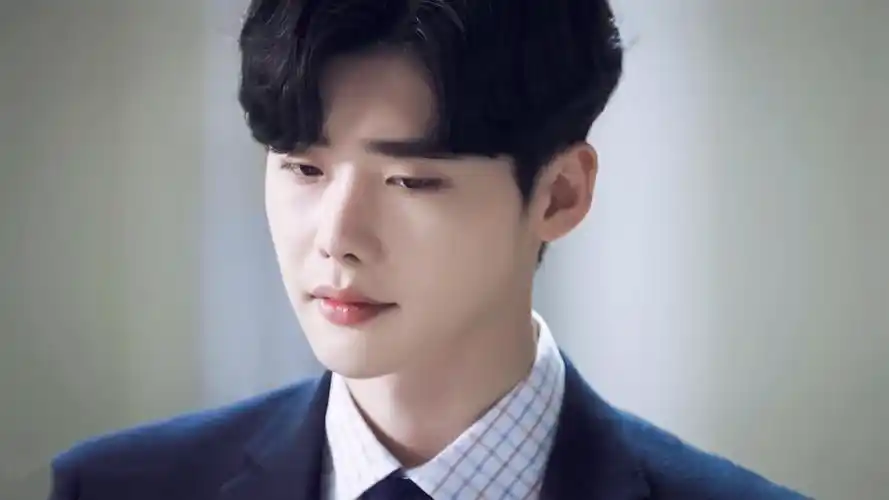 《当你沉睡时》李钟硕帅气剧照图片壁纸