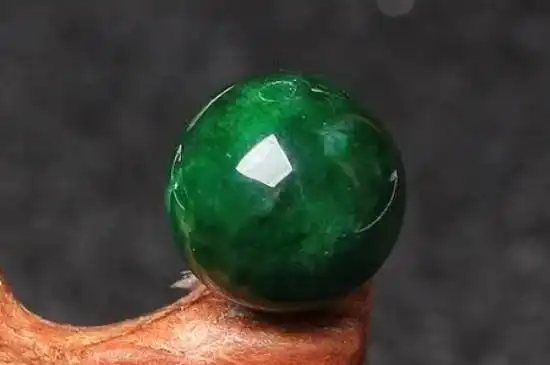 绿玛瑙是天然的吗