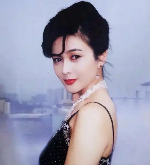 回顾关山与女儿28年断绝来往女儿关之琳为其准备400万墓地