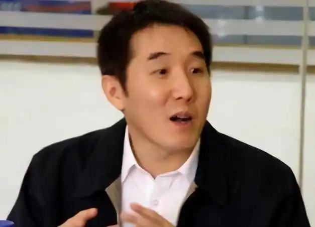 海岩京圈的人上人马未都王朔见到他也要低头叫大哥