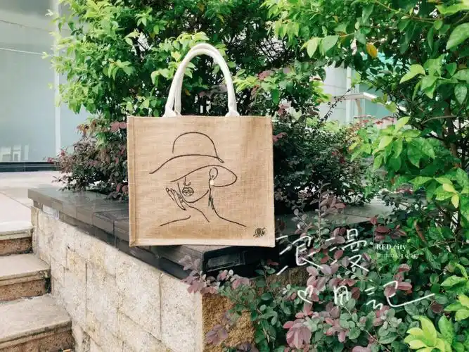 muji黄麻袋diy  #原创设计帮同事进行黄麻袋改造正面  |   带着