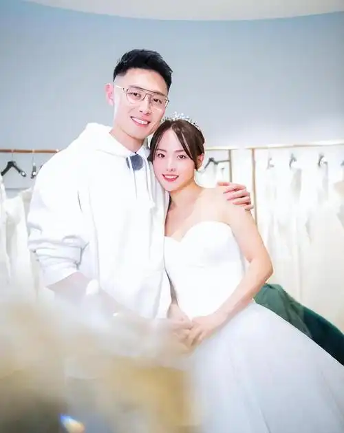 富二代买超:深情倒追女神张嘉倪,如今守着娇妻深夜还要"偷吃"|恋爱