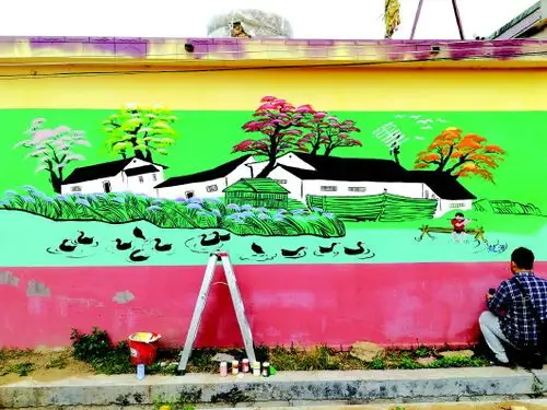 小村壁画"讲述"发展新事